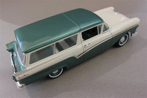 Revell 1957 Ford Del Rio Ranch Wagon FineScale Modeler Essential