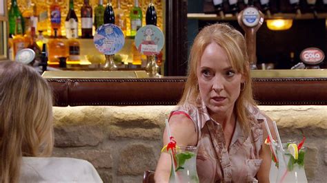 Emmerdales Sandra Stoops To New Low With Liv Alcohol Plan