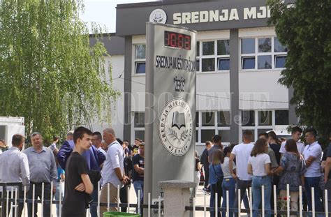 Oslobođenje Detalji drame u Žepču Učenik sa pištoljem po školi