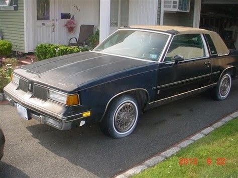 Find Used 1987 Oldsmobile Cutlass Supreme Coupe 2 Door 5 0l 350 Carraige Top In Levittown New