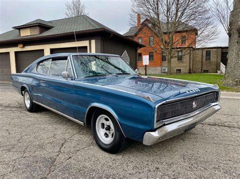 Beautiful 1967 Dodge Charger V8 Two Door Fastback Rare Look No Reserve For Sale