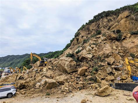 基隆山崩釀交通中斷 李孟諺視察災區指示全力搶通