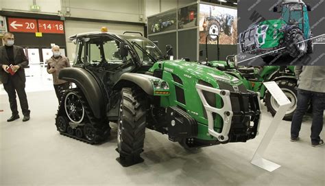 Ferrari Vega K105 Dualsteer Tractor Photo