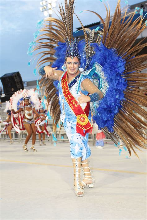 Desfile da Escola de Samba Estrela do 3º Milênio Fotos por Flickr