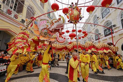 【捷報網】— 龍騰舞躍賀新春 年初一大金龍獻瑞喜迎兔年 澳門捷報一專注大灣區「三創」資訊