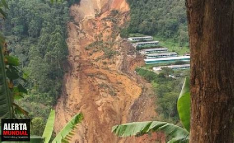 Gran Deslizamiento De Tierra En Medellin Colombia Causa Al Menos Dos