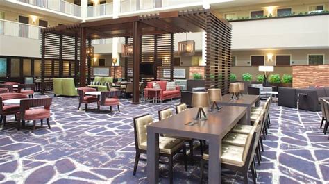 Hotels by Philadelphia Airport - Embassy Suites Philadelphia Airport