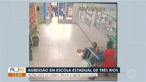 Mãe de aluna invade colégio estadual em Três Rios e agride funcionária