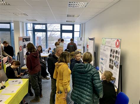 Jugend Forscht Sch Ler Experimentieren Ob Steffen Scheller Lobt