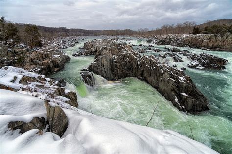 Great Falls on Potomac River coated with snow - The Washington Post