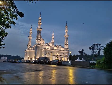 Melihat Keindahan Masjid At Thohir Depok Yang Baru Diresmikan Presiden