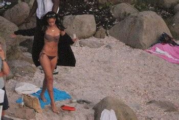 Rihanna Bikini Beach Party In St Barts 01 02 2015 HQ Phun Org Forum
