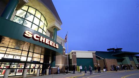 Scheels sporting goods to open first Arizona store in 2023