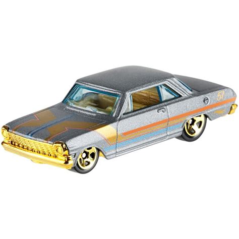 Hot Wheels Krom Ve Alt N Zel Seri Chevy Ii Ghn Arma An Oyuncak