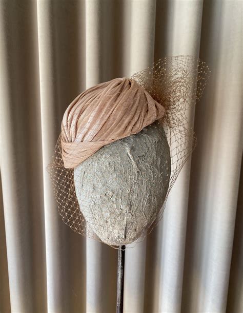 Tocado De Invitada Clare Rosa Nude Siete Naranjos Pamplona