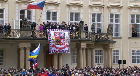 Česko má nového prezidenta na Hrad se vrátila standarta Minutové zprávy