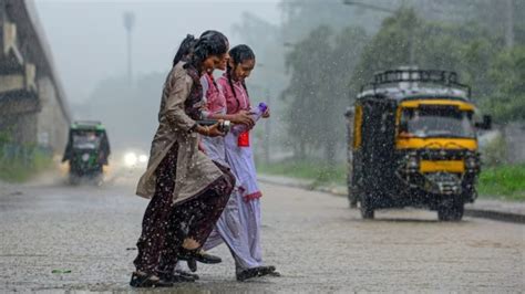 Weather Forecast भारी बारिश के लिए हो जाएं तैयार यूपी समेत उत्तर