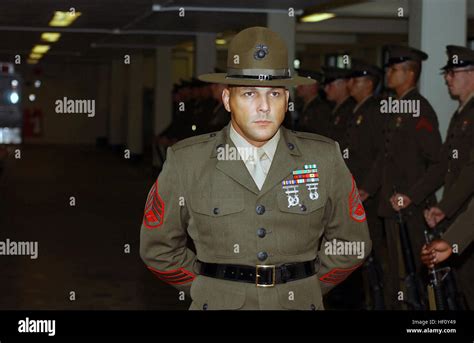 US Marine Corps (USMC) Senior Drill Instructor (DI) Staff Sergeant Stock Photo: 129713705 - Alamy