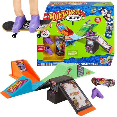 Skate Dedo Hot Wheels C Tênis Pista Fingerboard Original Mattel Skate de Dedo Magazine