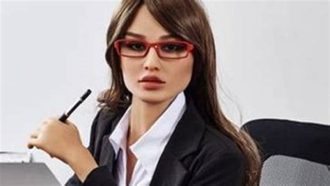 Z modelky urobili sex bábiku V Číne jej ukradli identitu a používajú jej fotky a videá Obkec sk