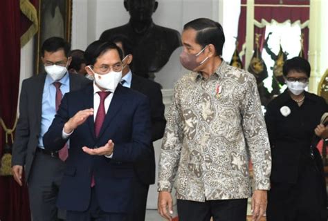 Presiden Jokowi Terima Kunjungan Menlu Vietnam Bahas Perdagangan