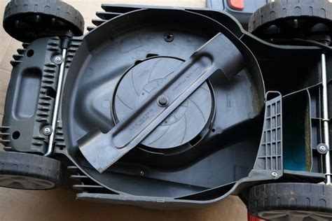 GARDENA PowerMax Li-40/32 Li-Ion 40V Akku Rasenmäher 32cm INKL Akku/La