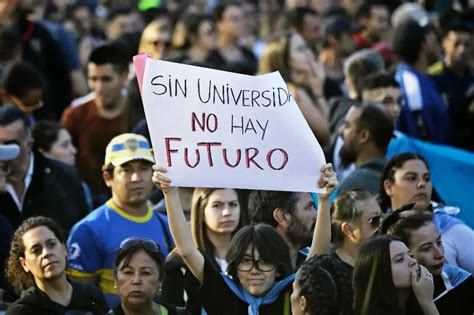 La Jornada Marchan Cientos De Miles En Defensa De La Educaci N