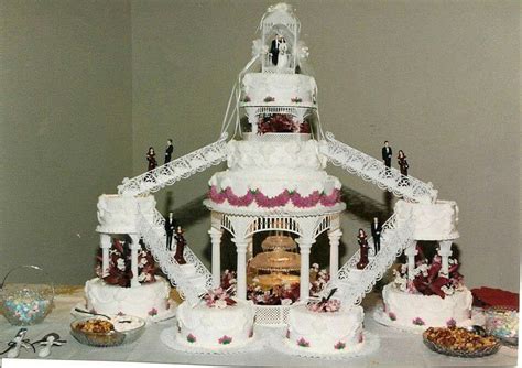 Vintage Wedding Cake with Fountain and Stairs