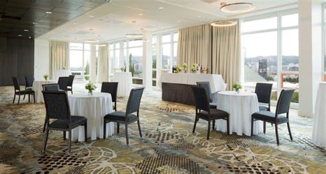 Cosmopolitan Grand Ballroom at Hotel Eastlund - Hotel in in Portland ...