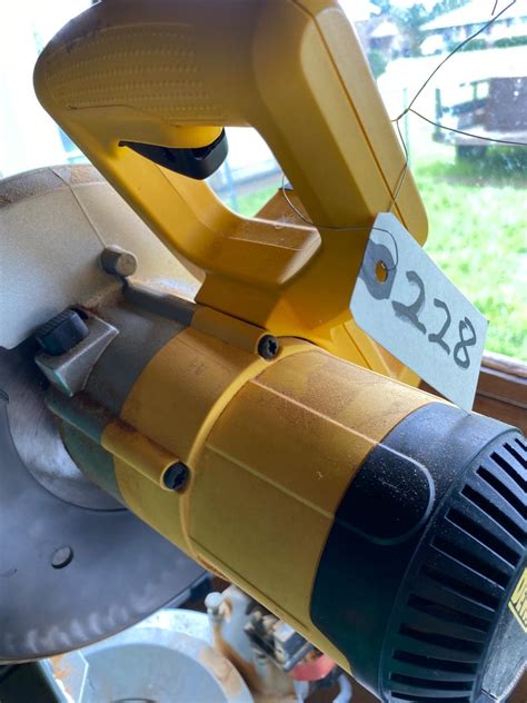 Dewalt Compound Miter Saw Estatesales Org