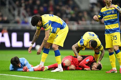 ac milans ruben loftus cheek set  undergo surgery  jaw fracture