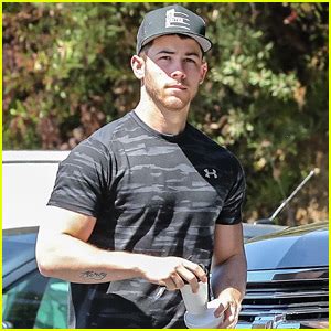 Nick Jonas Shows Off Buff Biceps at the Gym! | Nick Jonas | Just Jared ...