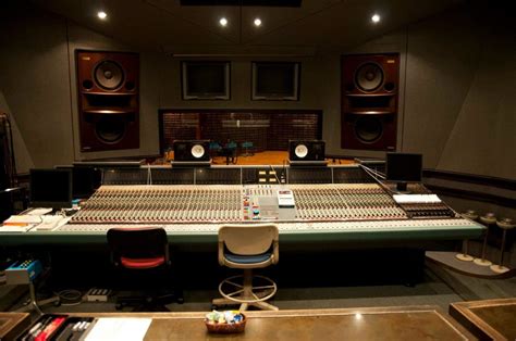 Choosing the Right Music Recording Studios - Merriam Music - Toronto's ...