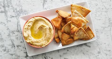 Easy Homemade Hummus with Za’atar Pita Chips