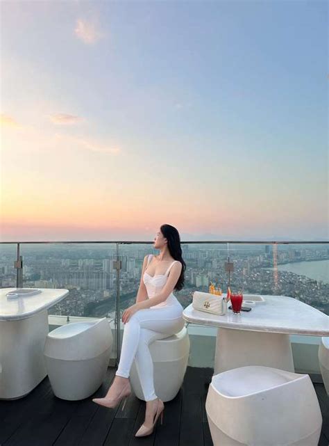 Ảnh Tiktoker Hoài Thư Trần bikini khoe vòng cực hot