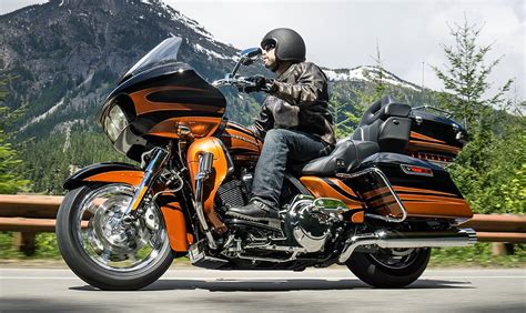 HARLEY DAVIDSON CVO Road Glide Ultra 2014 2015 Specs Performance