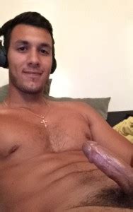 Honduran Gay Gabri3lCums Shows Off His Nude Body MrGays