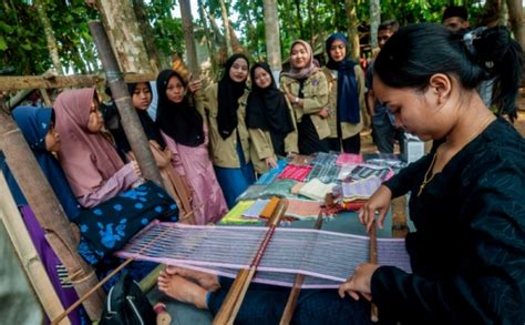 Festival Tenun Suku Baduy Lestarikan Kearifan Budaya Lokal 0 Foto