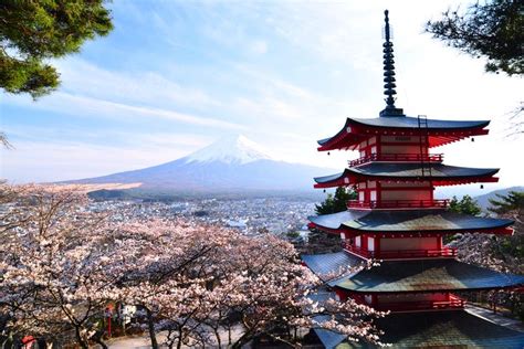 Jepang Longgarkan Pembatasan Untuk Wisatawan Mulai 11 Oktober