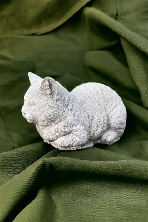 Curled Up Cat Figurine Realistic Cat Memorial Statue Outdoor Etsy