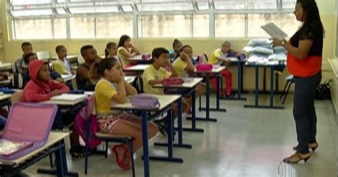 G1 Mais de 150 mil alunos voltam às aulas na rede estadual na região