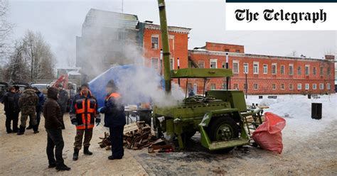 Russians freeze as infrastructure buckles during severe winter weather