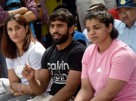 Sakshi Malik Accuses Babita Phogat Of Encouraging Organise Wrestlers