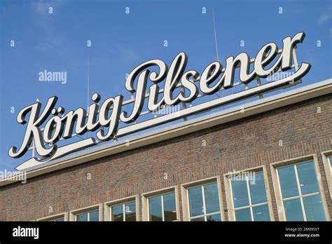 Werbung König Pilsener Hauptbahnhof Duisburg Nordrhein Westfalen