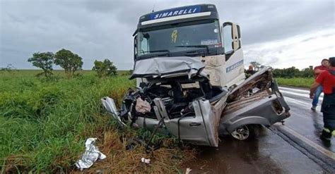 Motorista De Caminhonete Morre Em Colis O Frontal Carreta