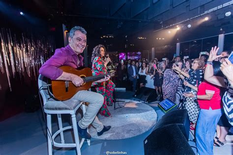 Muito Prazeroso Poder Ajudar As Pessoas Acho Que Todo Artista Deve