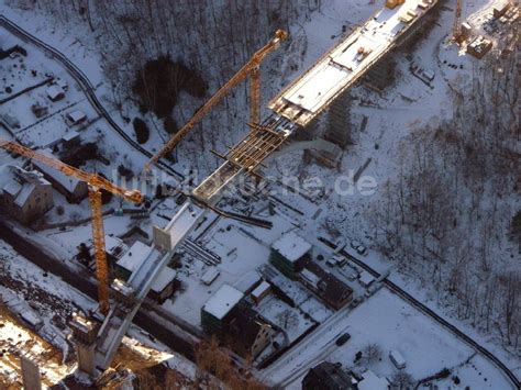 Luftbild Aue Baustelle zum Neubau des Brückenbauwerkes auf der