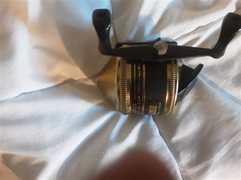 Vintage Zebco Gold Spincast Reel Very Nice Working Condition Ebay