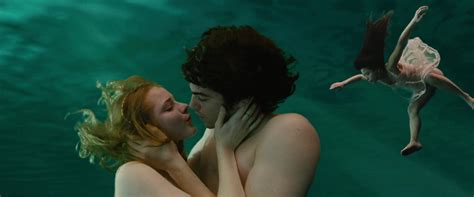 Auscaps Joe Anderson And Jim Sturgess Nude In Across The Universe