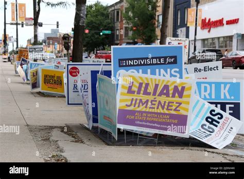 Chicago Usa 22nd June 2022 Campaign Signs Crowd The Sidewalk In